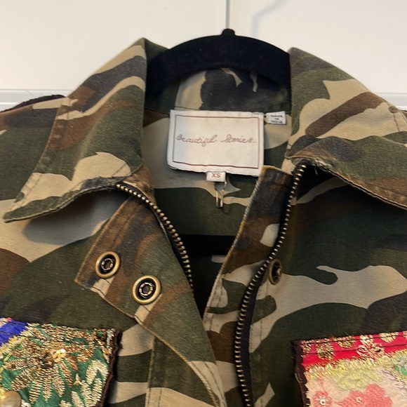 Beautiful Stories XS Army Jacket with Embroidered Detail - Picture 10 of 11